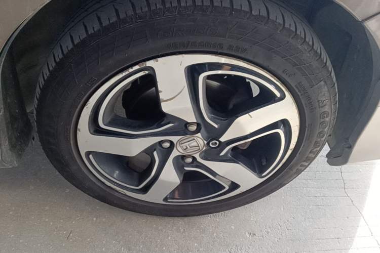 Used Honda Gienia 2017 1.5L CVT Luxury Edition Right Front Wheel Hub