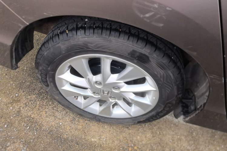 Used Honda Gienia 2017 1.5L CVT Comfort Version Right Rear Wheel Hub