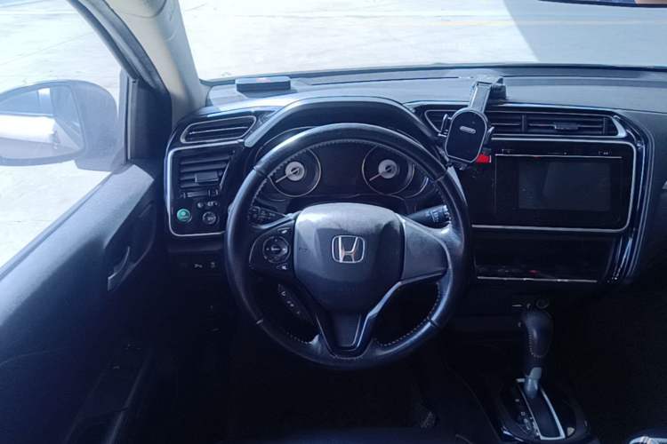 Used Honda Gienia 2017 1.5L CVT Luxury Edition Steering Wheel