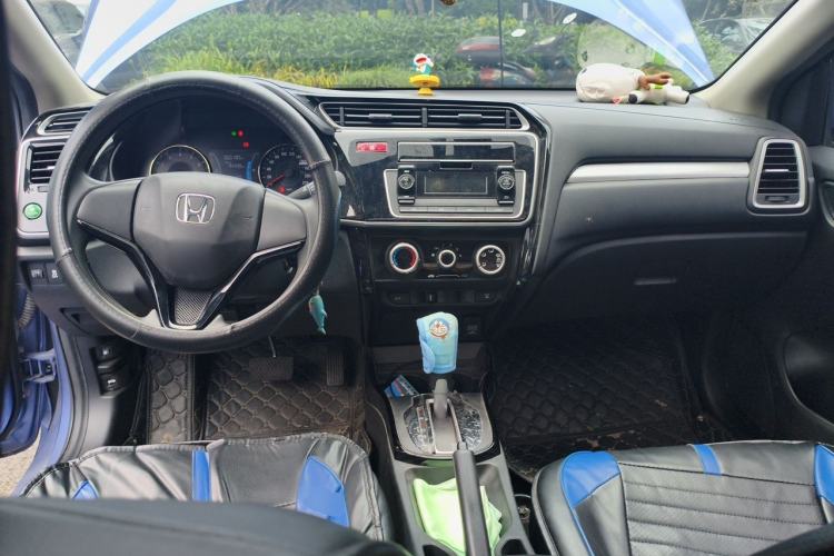 Used Honda Gienia 2017 1.5L CVT Comfort Version Center Console