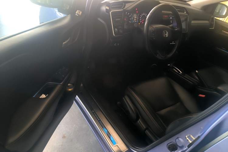 Used Honda Gienia 2017 1.5L CVT Fashion Edition Driver Seat