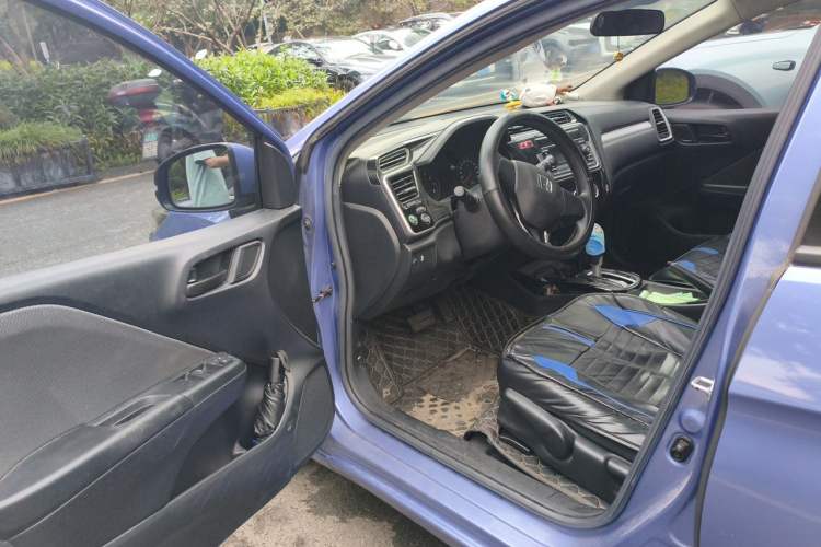 Used Honda Gienia 2017 1.5L CVT Comfort Version Driver Seat