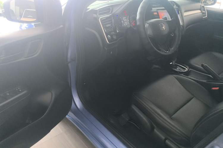 Used Honda Gienia 2017 1.5L CVT Comfort Version Driver Seat