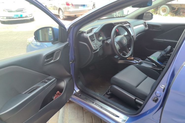 Used Honda Gienia 2017 1.5L CVT Classic Edition Driver Seat