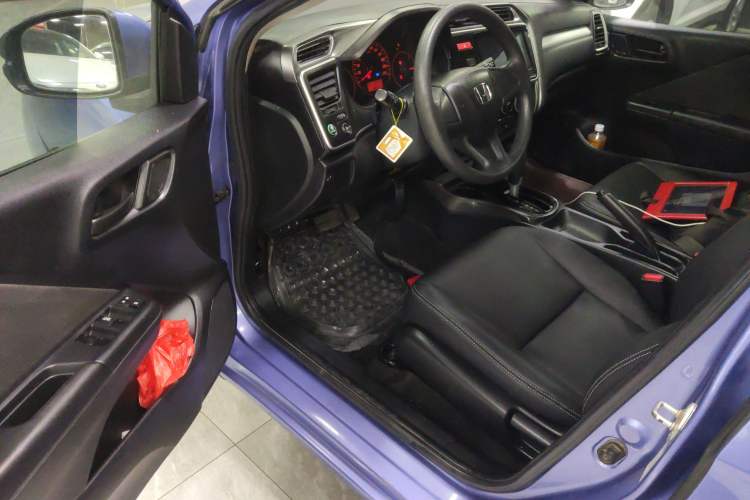 Used Honda Gienia 2017 1.5L CVT Classic Edition Driver Seat