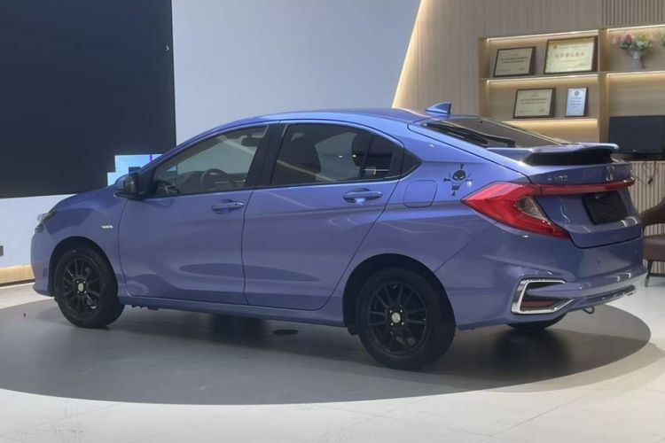 Used Honda Gienia 2017 1.5L CVT Comfort Version Exterior 4