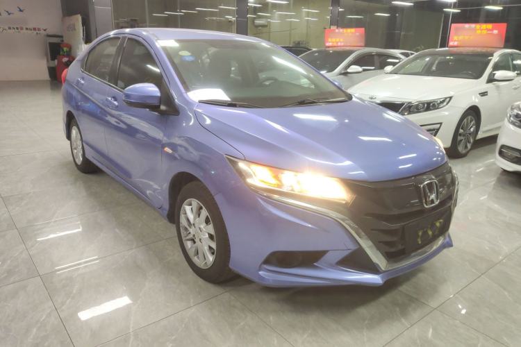 Used Honda Gienia 2017 1.5L CVT Classic Edition Front Right 45 Deg