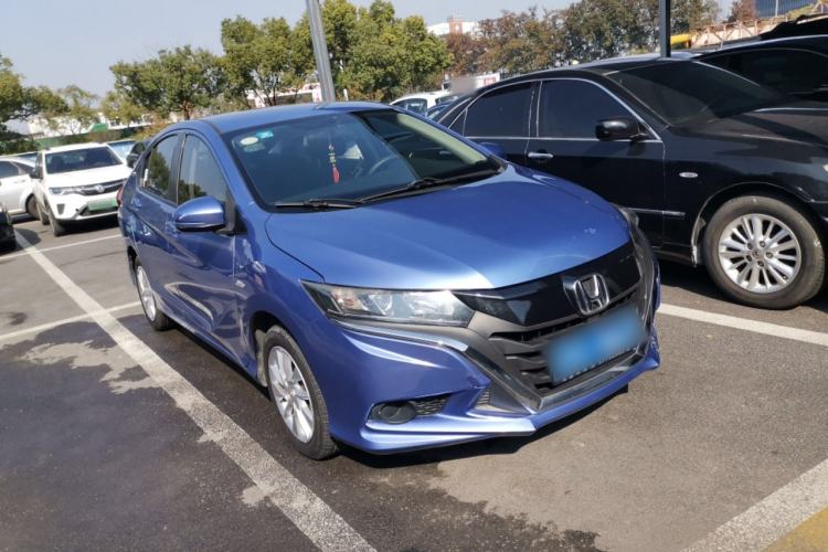 Used Honda Gienia 2017 1.5L CVT Classic Edition Front Right 45 Deg