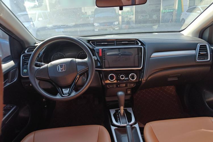 Used Honda Gienia 2017 1.5L CVT Comfort Version Interior 3