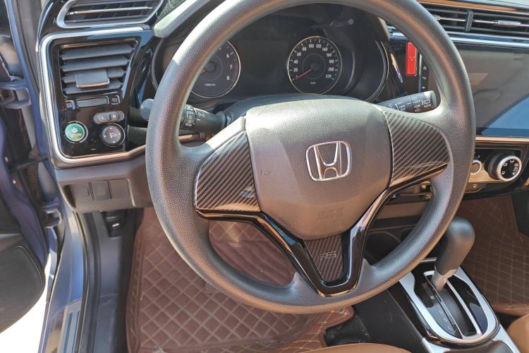 Used Honda Gienia 2017 1.5L CVT Comfort Version Interior 6