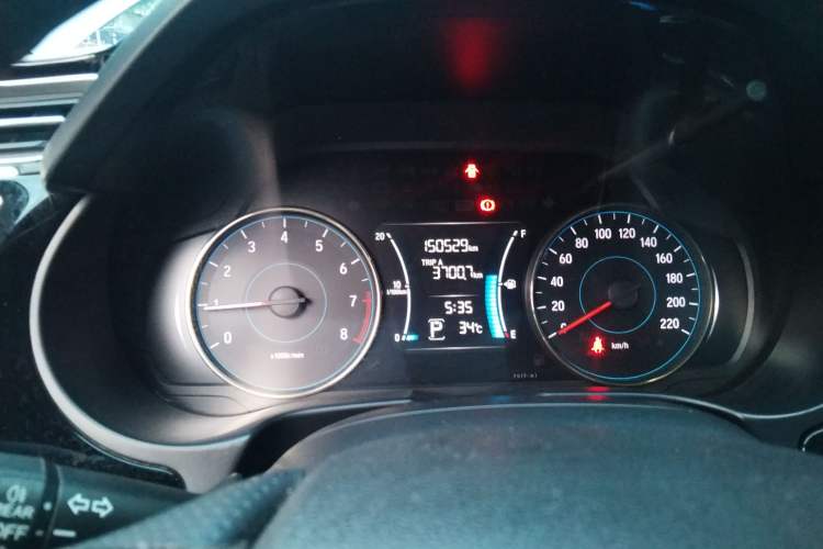 Used Honda Gienia 2017 1.5L CVT Comfort Version Odometer Close Up
