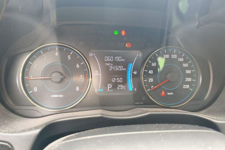 Used Honda Gienia 2017 1.5L CVT Comfort Version Odometer Close Up