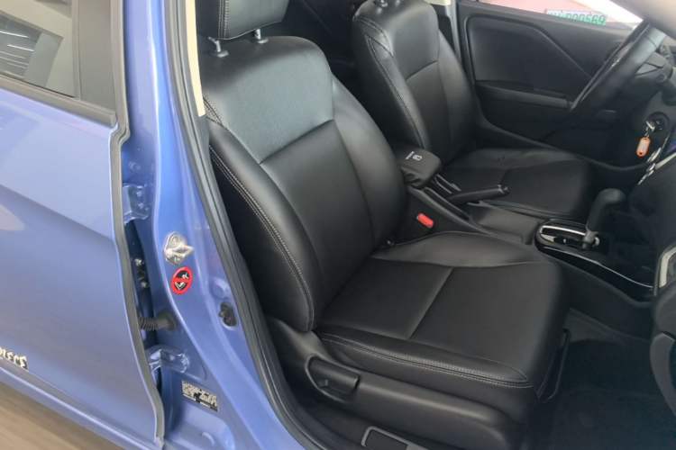 Used Honda Gienia 2017 1.5L CVT Comfort Version Right Front Seat