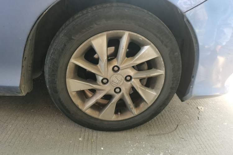 Used Honda Gienia 2017 1.5L CVT Comfort Version Right Front Wheel Hub
