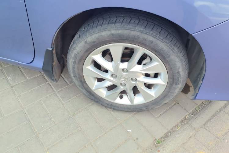 Used Honda Gienia 2017 1.5L CVT Classic Edition Right Front Wheel Hub