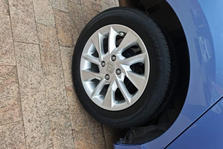 Used Honda Gienia 2017 1.5L CVT Classic Edition Right Rear Wheel Hub