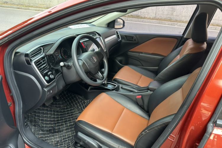 Used Honda Gienia 2017 1.5L CVT Comfort Version Interior 2