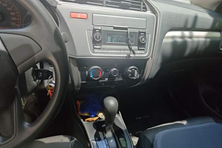 Used Honda Gienia 2017 1.5L CVT Classic Edition Audio And AC Panel