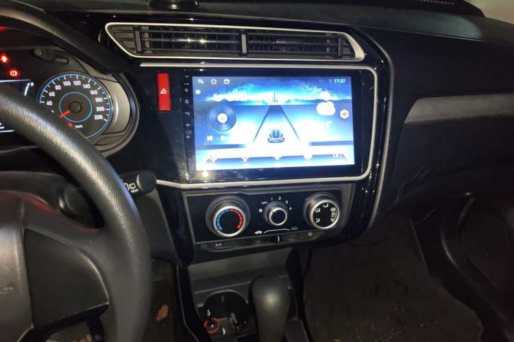Used Honda Gienia 2017 1.5L CVT Comfort Version Audio And AC Panel