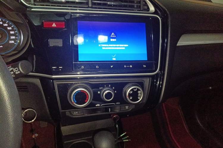 Used Honda Gienia 2017 1.5L CVT Comfort Version Audio And AC Panel