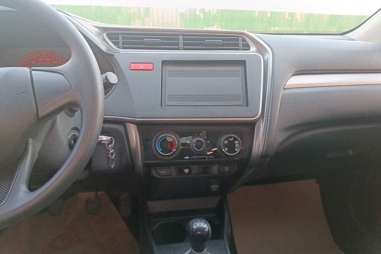Used Honda Gienia 2017 1.5L Manual Classic Edition Audio And AC Panel
