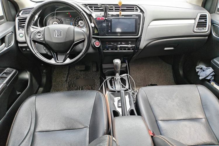 Used Honda Gienia 2017 1.5L CVT Luxury Edition Center Console