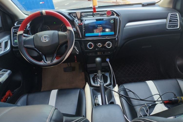 Used Honda Gienia 2017 1.5L CVT Comfort Version Center Console