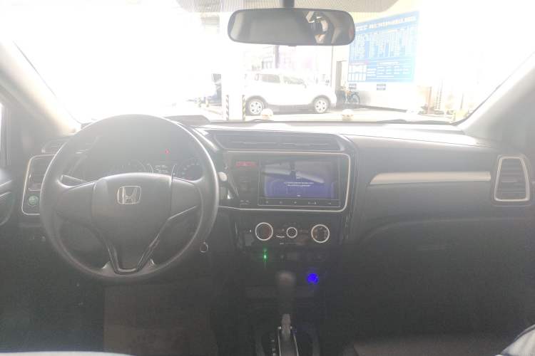 Used Honda Gienia 2017 1.5L CVT Comfort Version Center Console