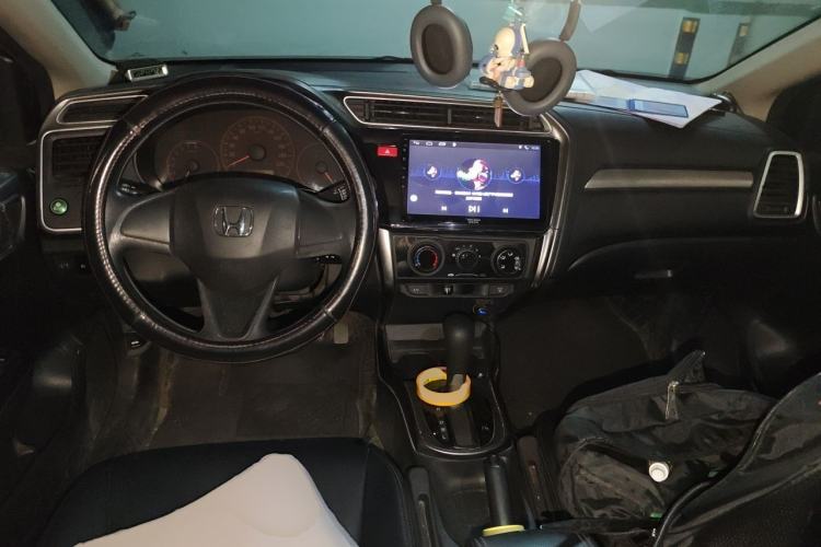 Used Honda Gienia 2017 1.5L CVT Classic Edition Center Console