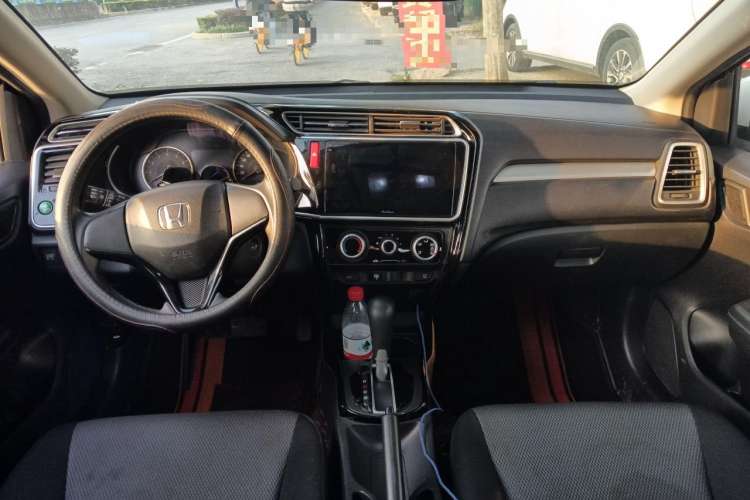 Used Honda Gienia 2017 1.5L CVT Comfort Version Center Console