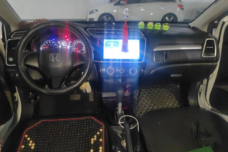 Used Honda Gienia 2017 1.5L CVT Comfort Version Center Console