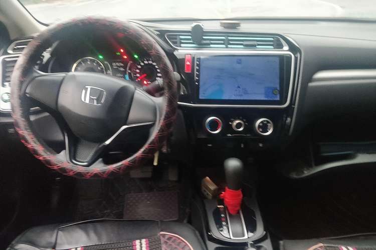 Used Honda Gienia 2017 1.5L CVT Comfort Version Center Console