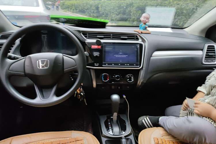 Used Honda Gienia 2017 1.5L CVT Classic Edition Center Console