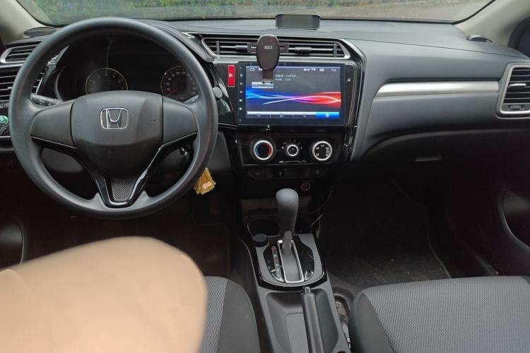 Used Honda Gienia 2017 1.5L CVT Comfort Version Center Console