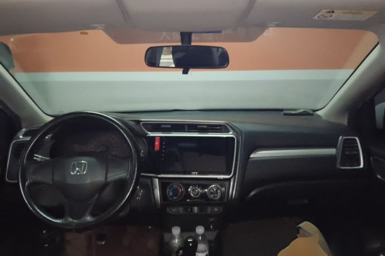 Used Honda Gienia 2017 1.5L Manual Classic Edition Center Console