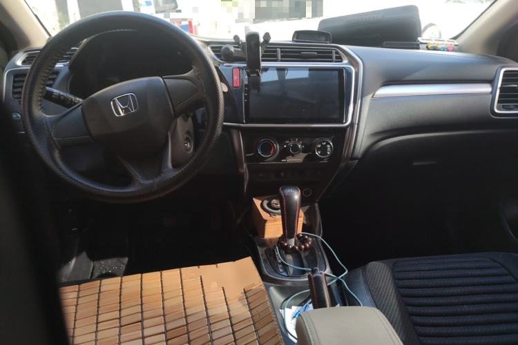 Used Honda Gienia 2017 1.5L CVT Classic Edition Center Console