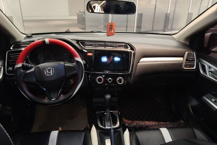 Used Honda Gienia 2017 1.5L CVT Comfort Version Center Console