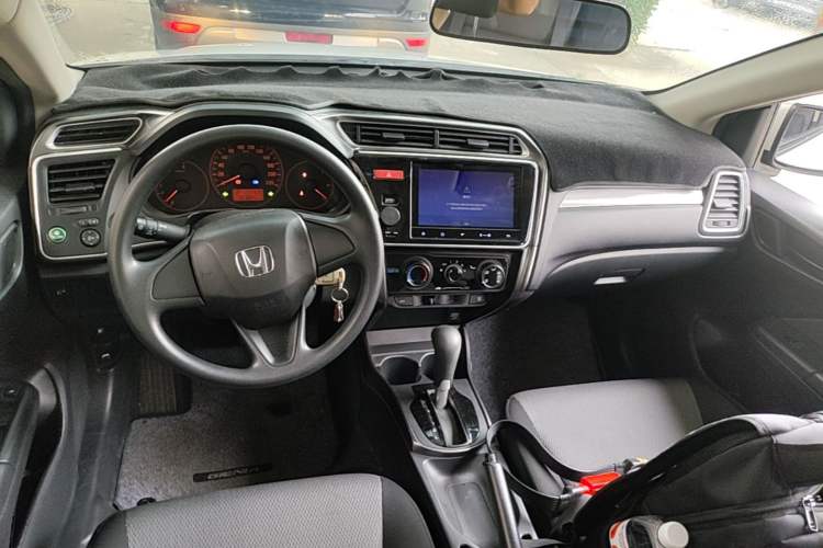 Used Honda Gienia 2017 1.5L CVT Classic Edition Center Console