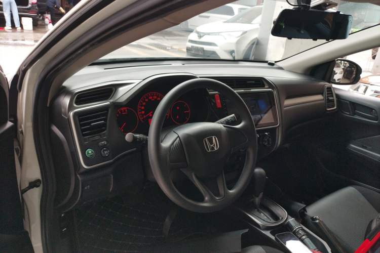 Used Honda Gienia 2017 1.5L CVT Classic Edition Center Console