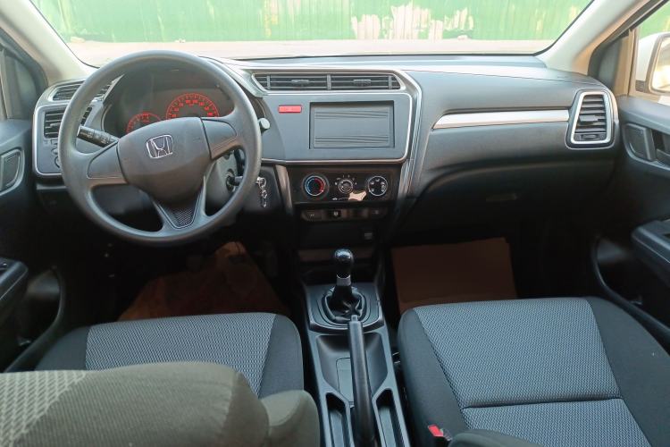 Used Honda Gienia 2017 1.5L Manual Classic Edition Center Console