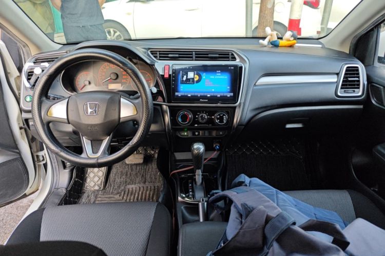 Used Honda Gienia 2017 1.5L CVT Classic Edition Center Console