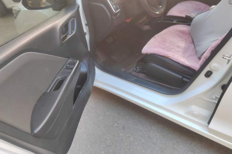 Used Honda Gienia 2017 1.5L CVT Classic Edition Driver Seat