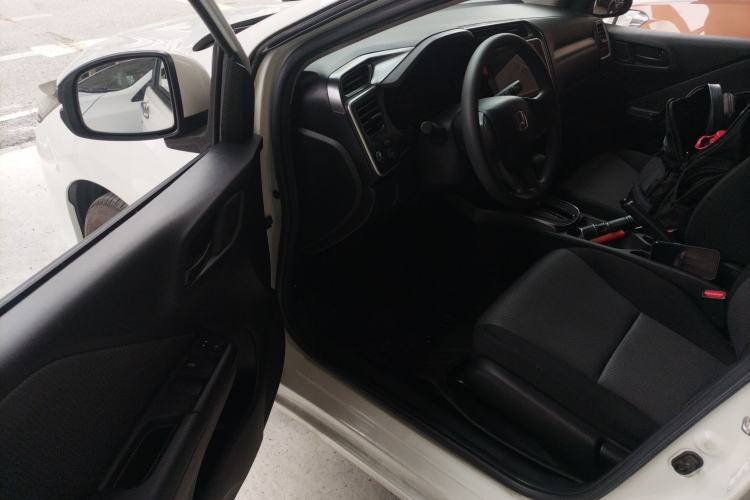 Used Honda Gienia 2017 1.5L CVT Classic Edition Driver Seat