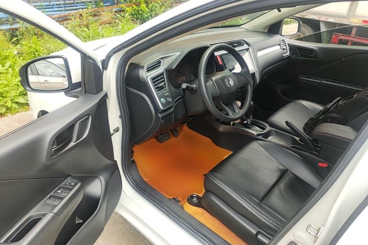 Used Honda Gienia 2017 1.5L CVT Classic Edition Driver Seat