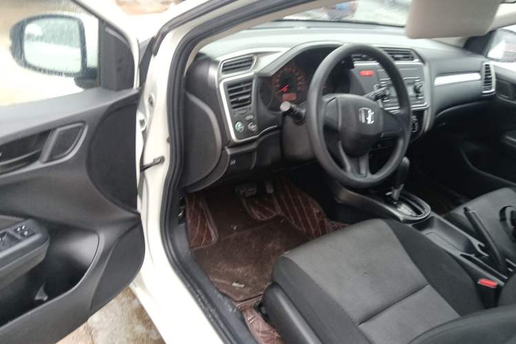 Used Honda Gienia 2017 1.5L CVT Classic Edition Driver Seat