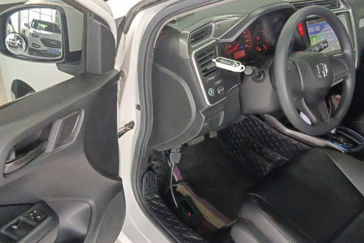 Used Honda Gienia 2017 1.5L CVT Classic Edition Driver Seat