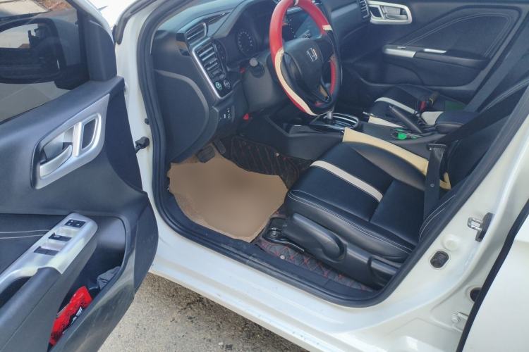 Used Honda Gienia 2017 1.5L CVT Comfort Version Driver Seat