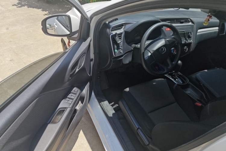 Used Honda Gienia 2017 1.5L CVT Classic Edition Driver Seat
