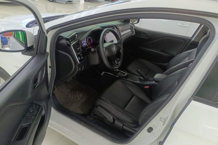 Used Honda Gienia 2017 1.5L CVT Comfort Version Driver Seat