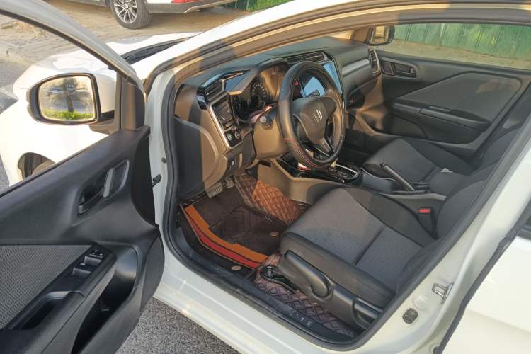 Used Honda Gienia 2017 1.5L CVT Comfort Version Driver Seat